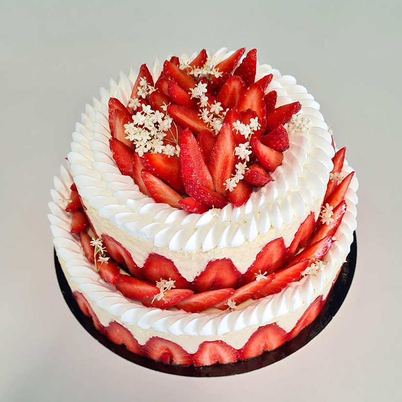 Fraisier-piece-montee-face-822 Fraisier, spring 2021 collection by Nina Métayer