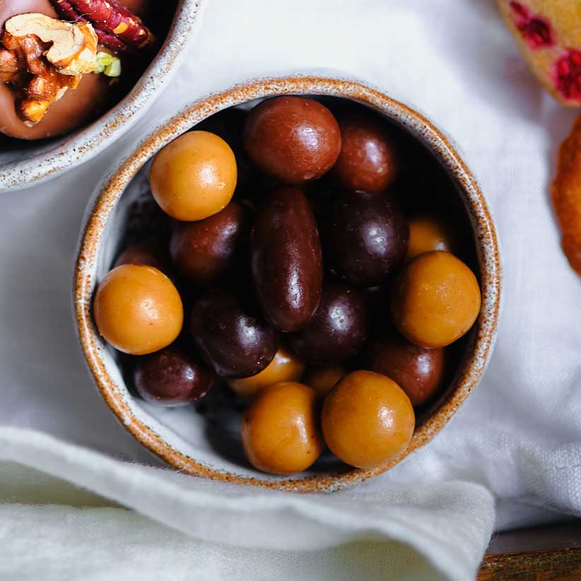 Fruits secs enrobés par Nina Métayer Fruits secs enrobés par Nina Métayer